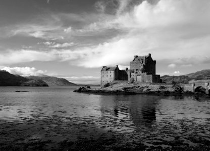 06 highlands Eilean Donan Castle bw photo