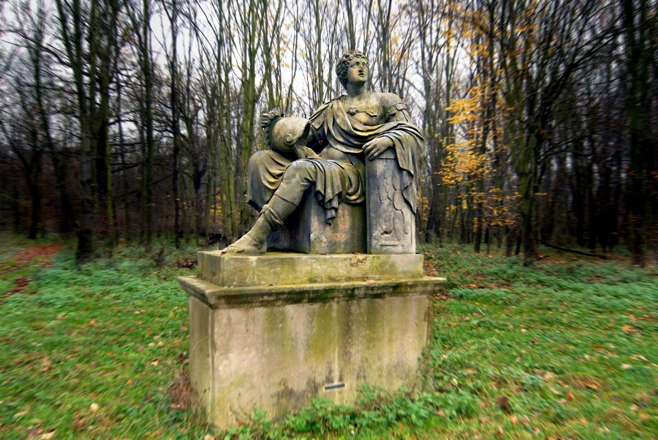 Statue god marth meadow