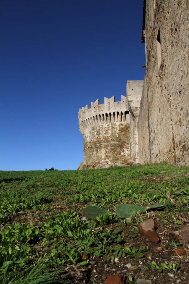 Torre ruins landscape photo