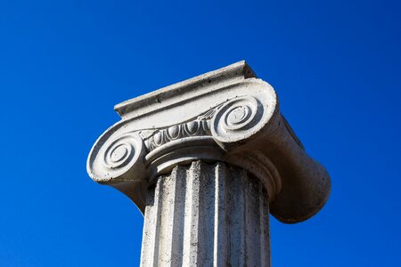 Column ionic elegance