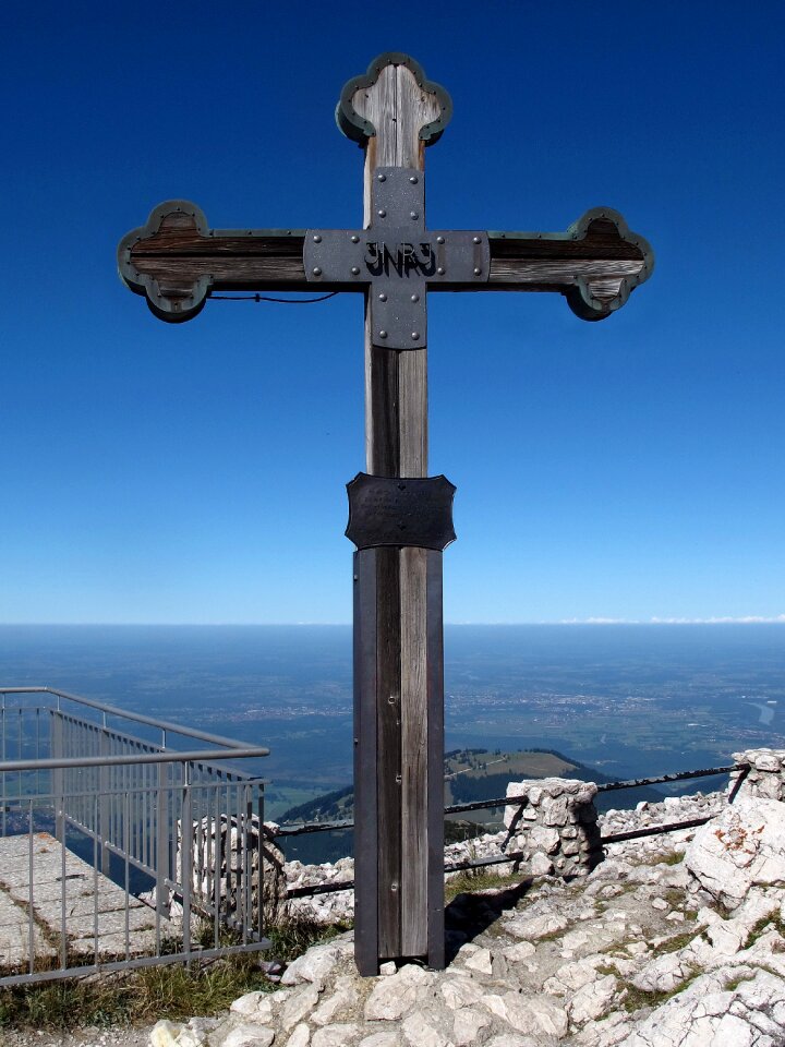Cross alpine mountains