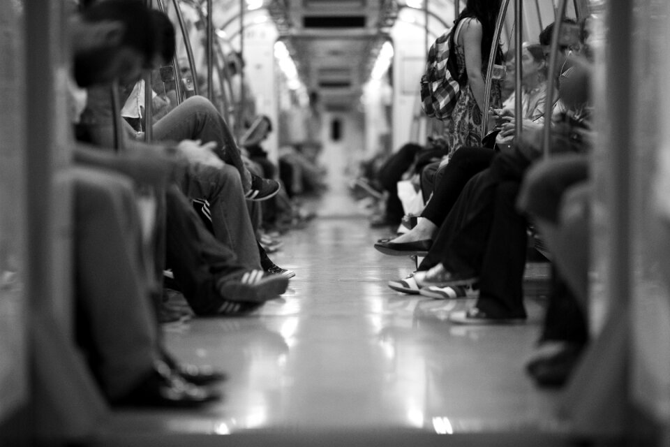 The crowd feet subway