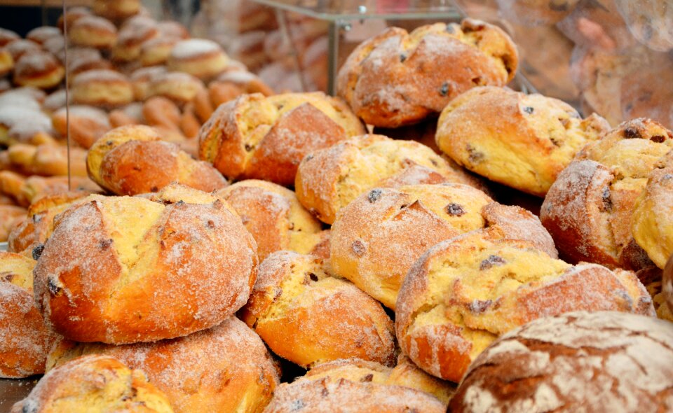 Bake crusty sugar bread photo