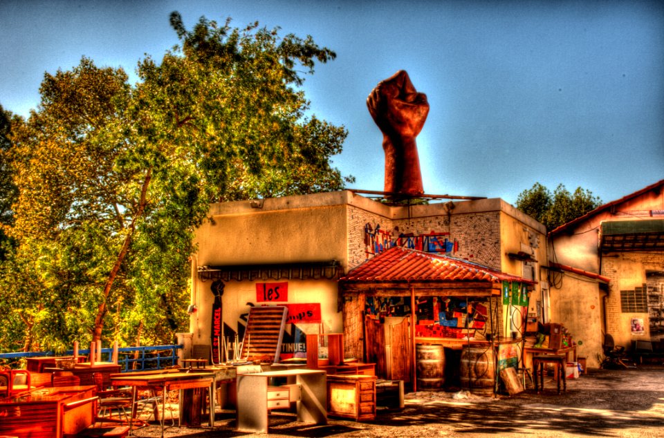 DSC_2273And10more_tonemapped 