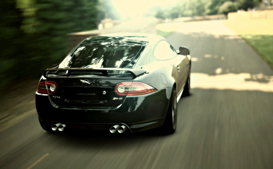 Jaguar XKR-S 