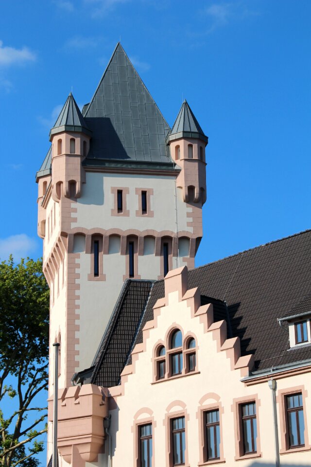 Castle hörde building