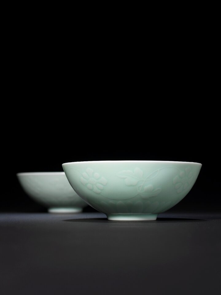 Antique porcelain auction