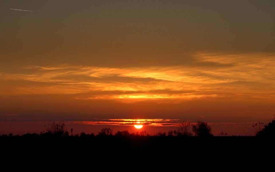 Red sun shadow
