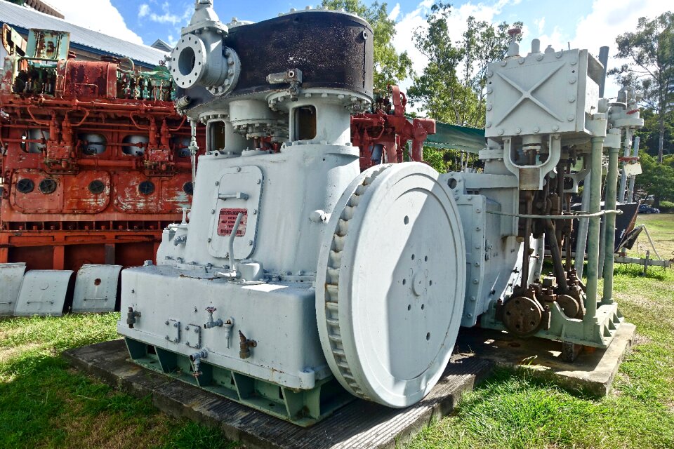 Power motor machine