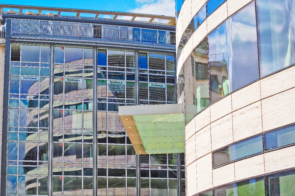 Modern window building