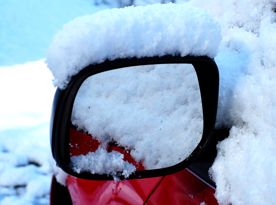 Rear mirror winter snow