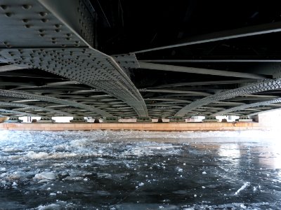 Under the palace brige 