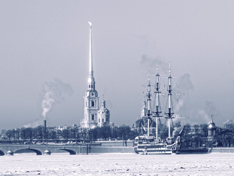 Ship in ice 