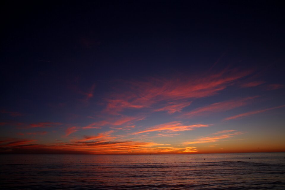 Sunset red sky see