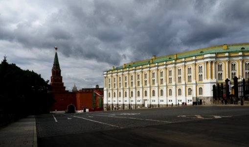 Dark clouds all over Kremlin photo