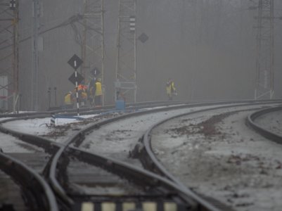 Railroad workers and their talking boss 