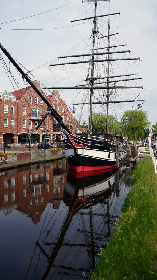 Shipbuilding canal visit