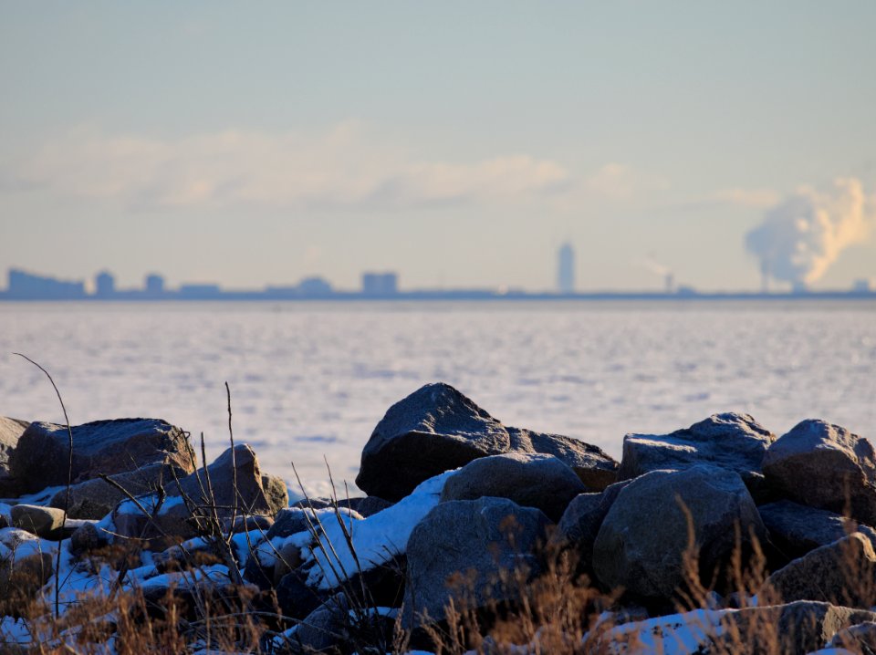 The stones and the city 