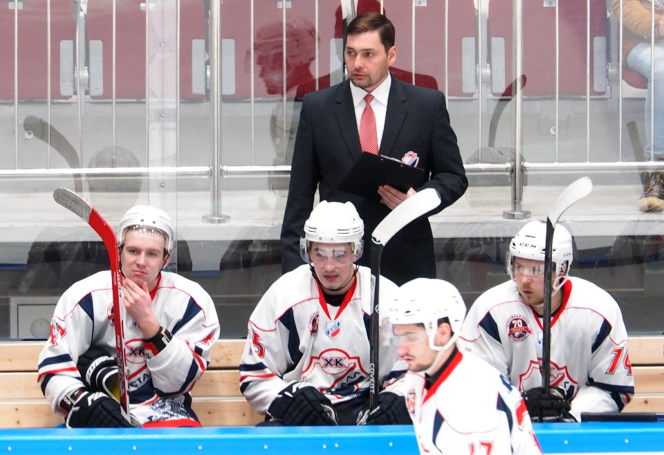 Head coach 