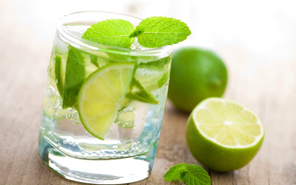 Lemon beverage glass