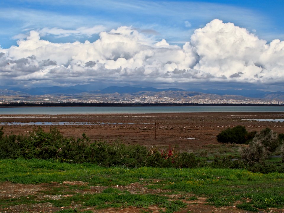 Clouds over the mountains 