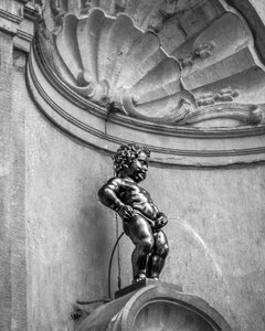 Belgium attractions brussels belgium manneken pis statue of a baby boy