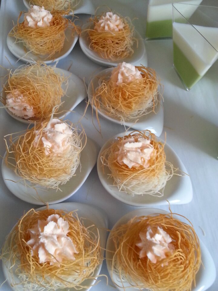 Marriage nest sushi