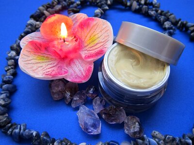 Candle wellness amethyst