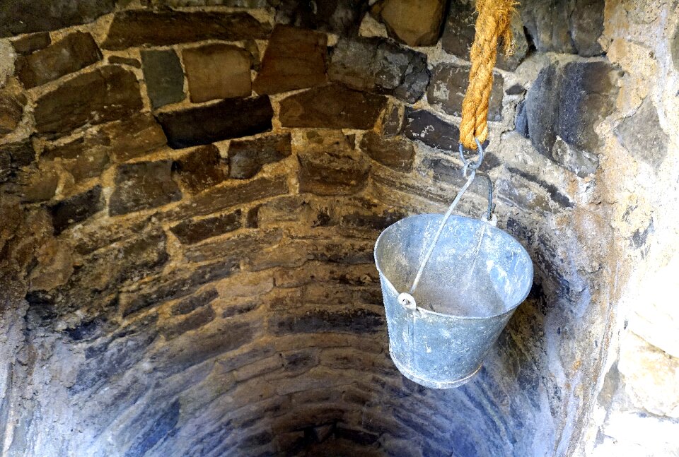 Architecture zinc water
