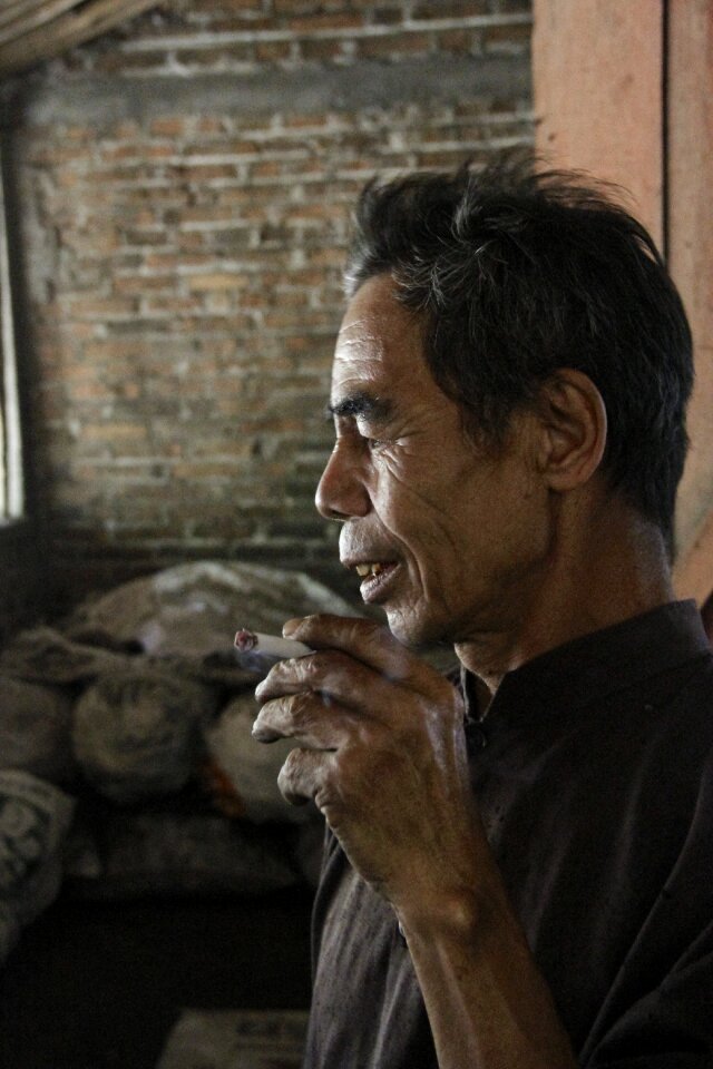 People cigarette smoke