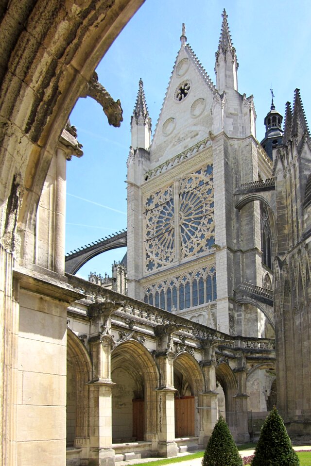 Renaissance gothic tours