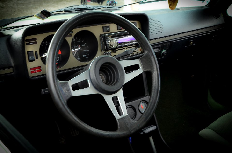 steering wheel 