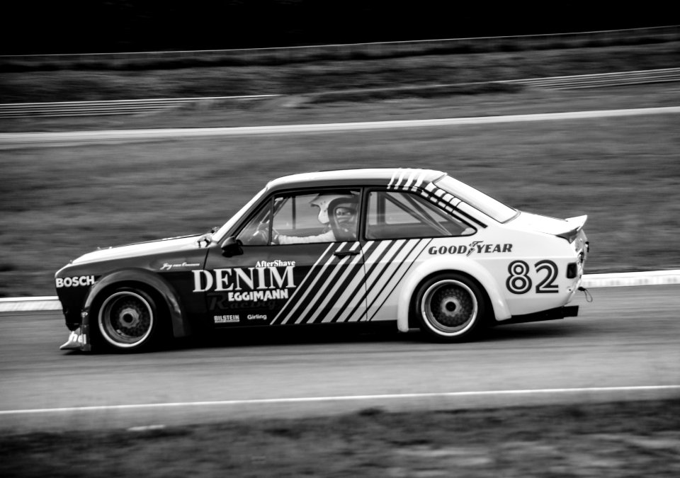 escort black and white 