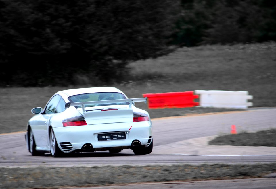 white porsche 