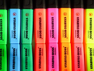 Sorkiemelő pen color
