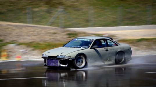 flat out 