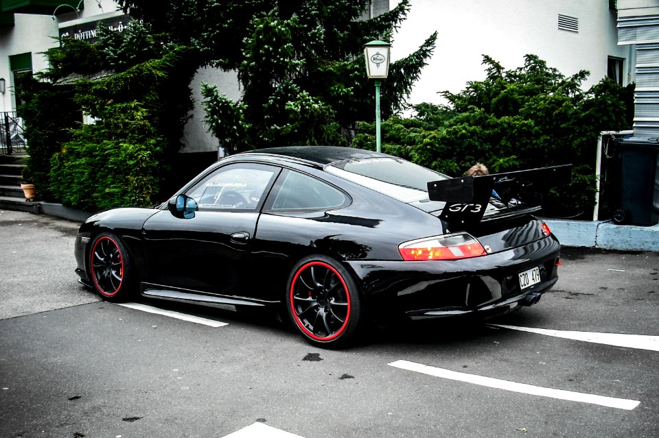 black porsche 