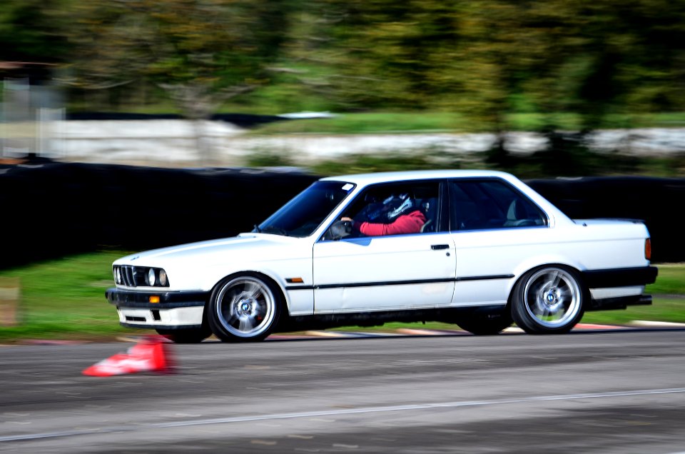 white e 30 