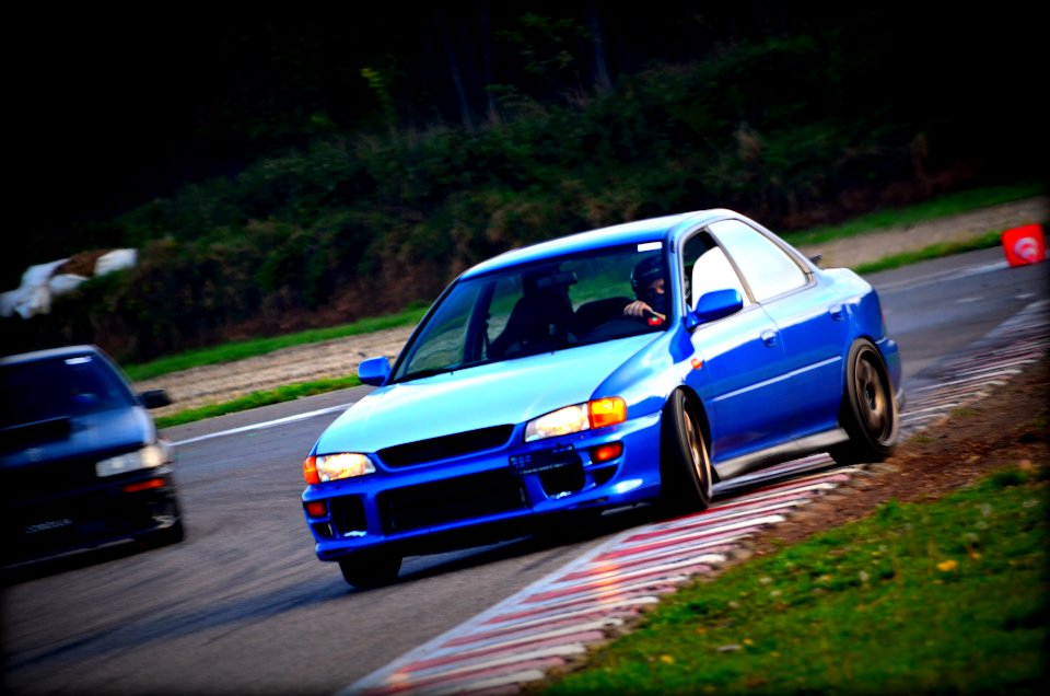 blue impreza drift 