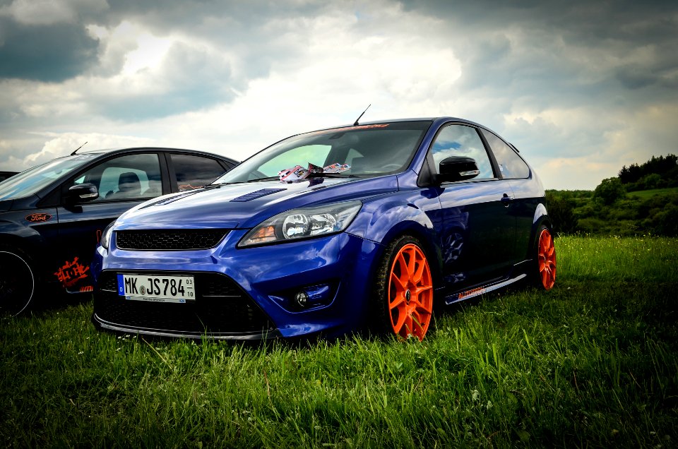 ST blue with orange wheels 