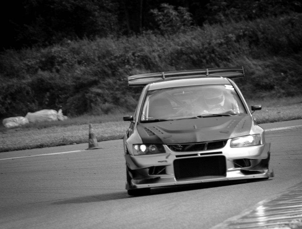 evo black and white 