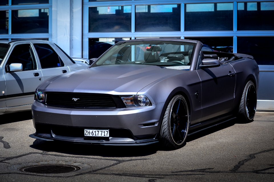 mustang cabrio grey 