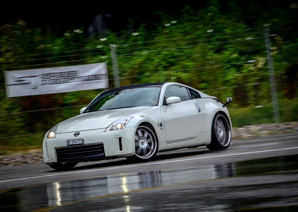 drifting 350Z 