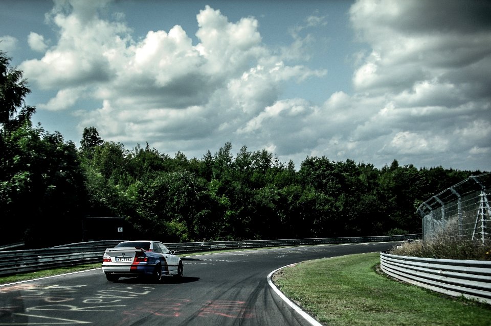 BMW doing the ring 