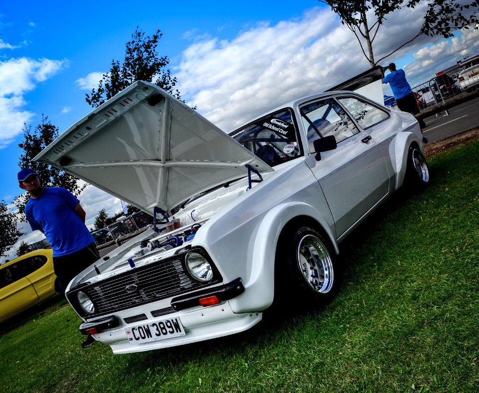 wide arched escort 
