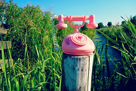 Play nostalgic phone pink