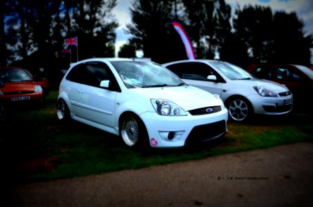 ford fiesta ST white photo