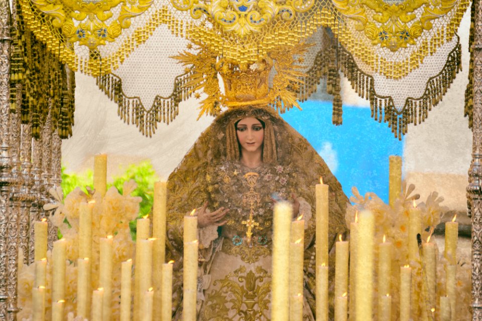 ¿Por qué buscas entre los muertos al que vive? 