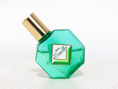 Green eye mint green