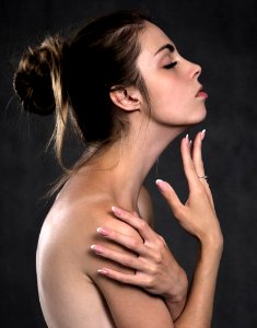 nude-1527959_1920 